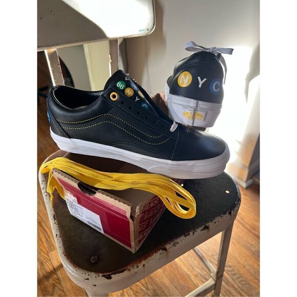 Vans Old Skool NYC Black Leather RARE - Picture 1 of 8